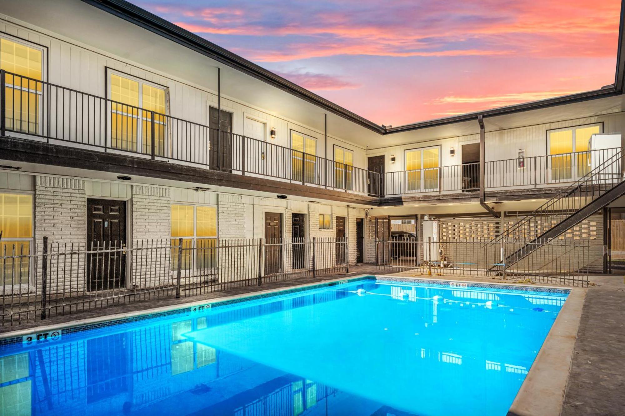 Warm Heights 2Br With Pool & Free Parking Apartment Houston Exterior foto