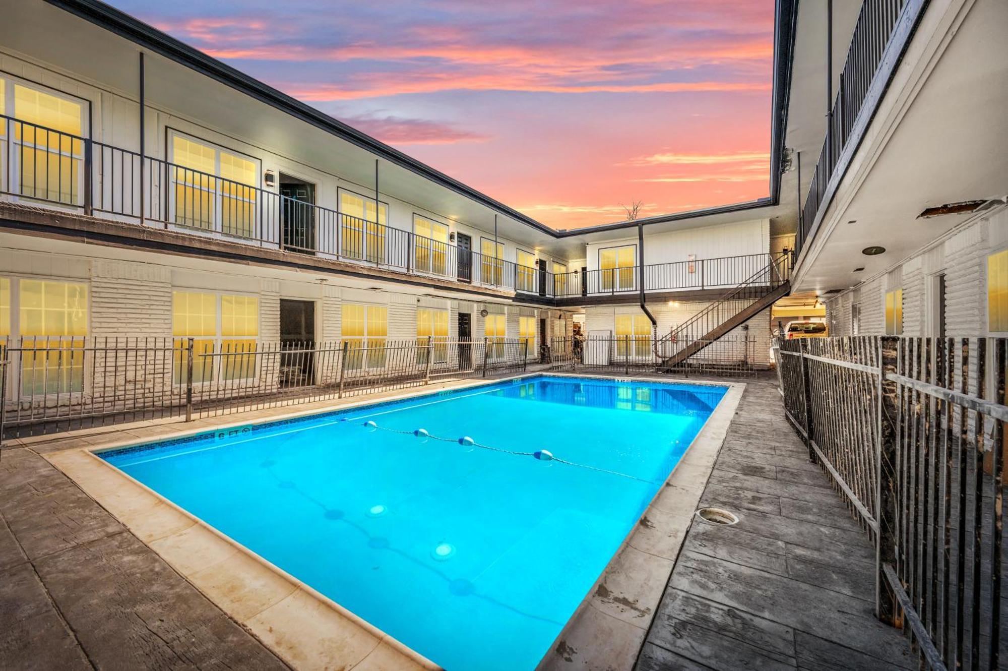 Warm Heights 2Br With Pool & Free Parking Apartment Houston Exterior foto